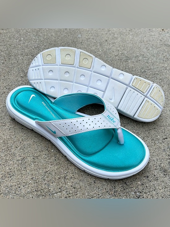 Nike Shoes - WMNS NIKE COMFORTS THONGS TEAL AQUA DIAMOND BLUE WHITES FOOTBEDS LIGHT COMFY